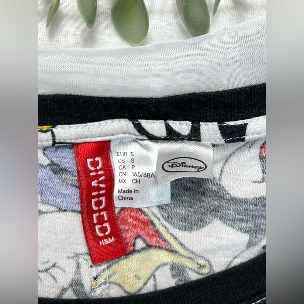 H&M Disney Collaboration Mickey Donald Duck Crewneck Oversized Tee Size Small - Picture 8 of 10